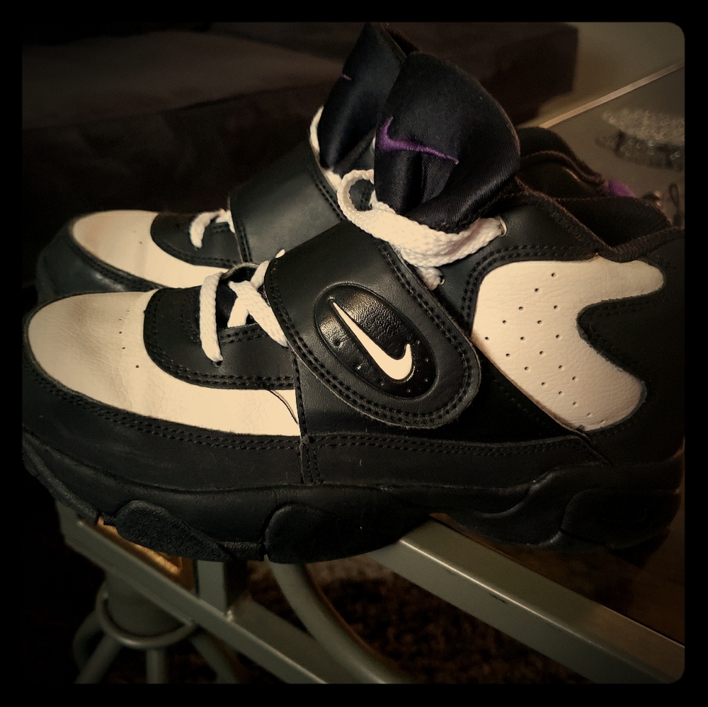 Kids Nike hightops 2.5y excellent condition